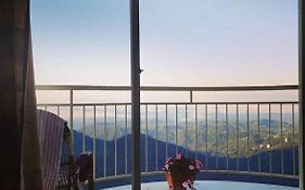 The Cliff Resort, Munnar